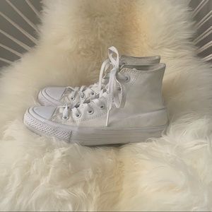 White All-Star Hightop Converse